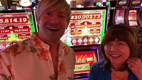 LIVE from Vegas with Diana Evoni .